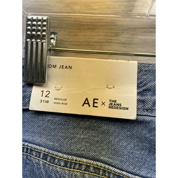American Eagle Mom Jeans Blue Denim Classic Fit Cotton Womens 12/31 - Picture 6 of 9